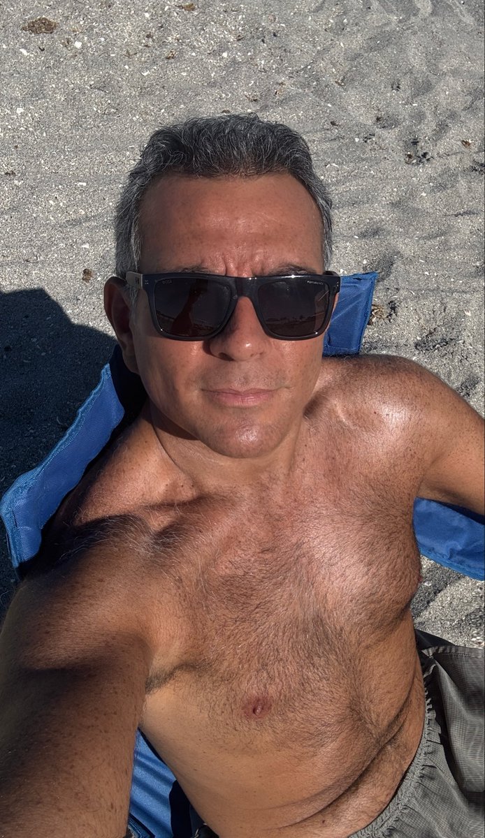 Héctor Sandarti tweet media