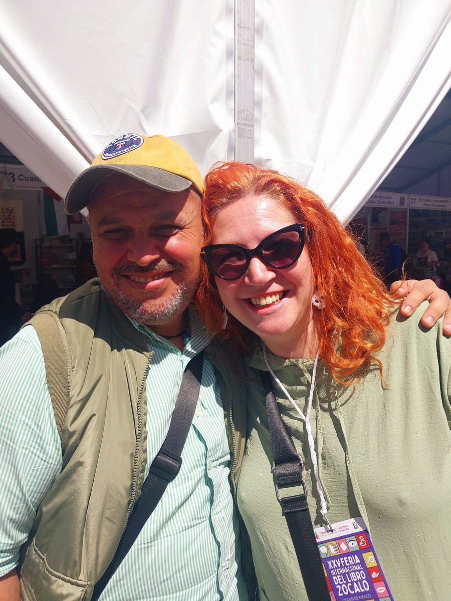 Con mi próxima editora Marlene Corona en la FIL