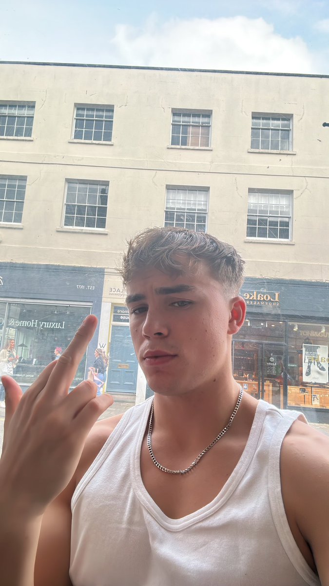 Like 1, RT 3, Comment 1
3 comment max
10 min

Milking my cash cow, nonstop