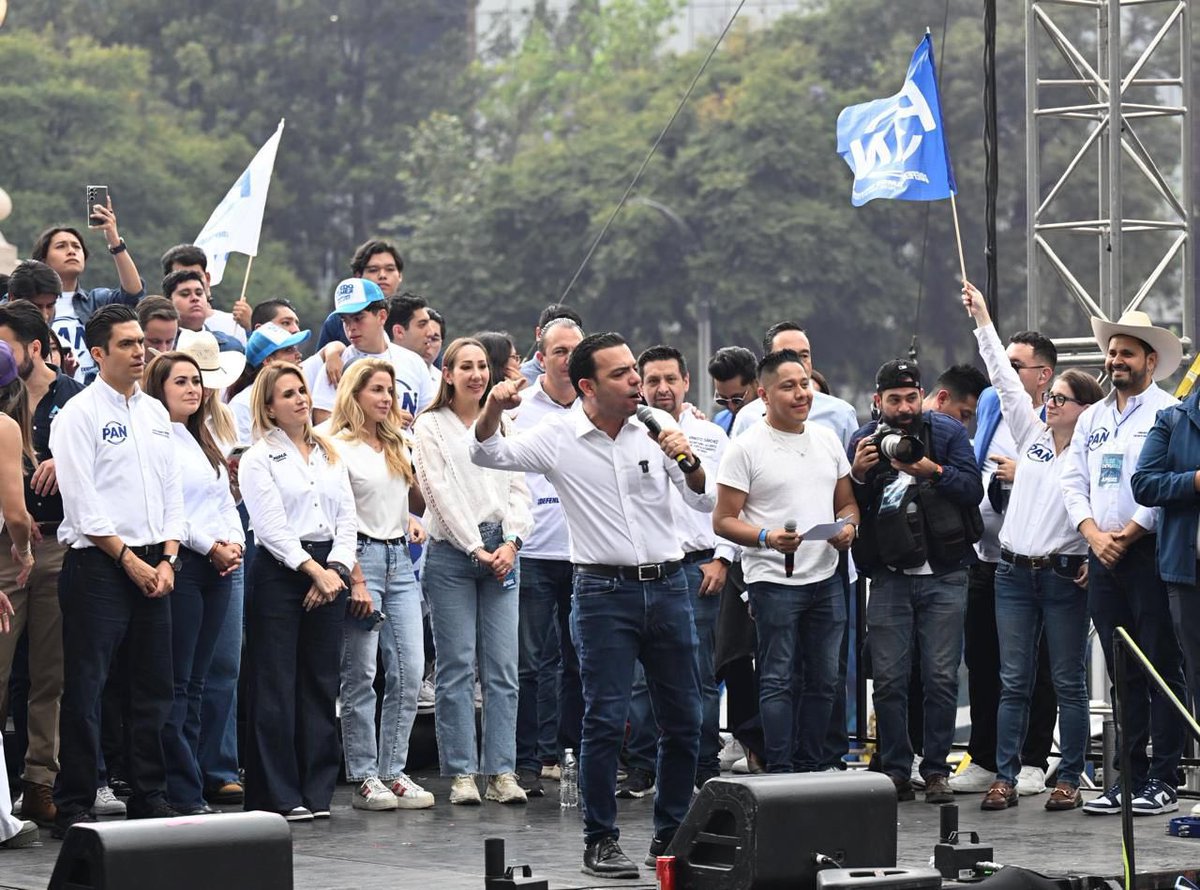Se ve bien fresca la imagen del nuevo Pan y más con <a href="/eLiasLixa/">Elías Lixa</a> que lleva viviendo del erario desde 2015 🙌 Sin duda saben y entienden lo que quieren los ciudadanos 😮‍💨👌