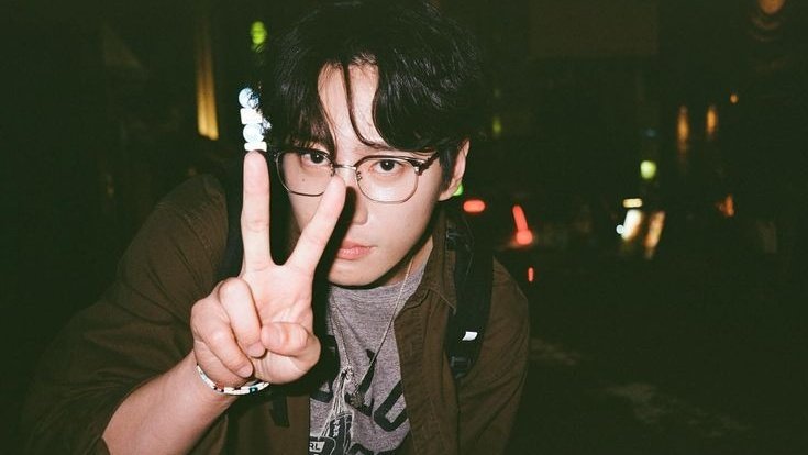 #seongtak mini au

onde após terminar seu relacionamento com seongje, gotak decide seguir em frente e conhecer novas pessoas

ou

onde seongje descobre que seu ex namorado tá saindo com outros caras e resolve dar um jeito de impedir isso