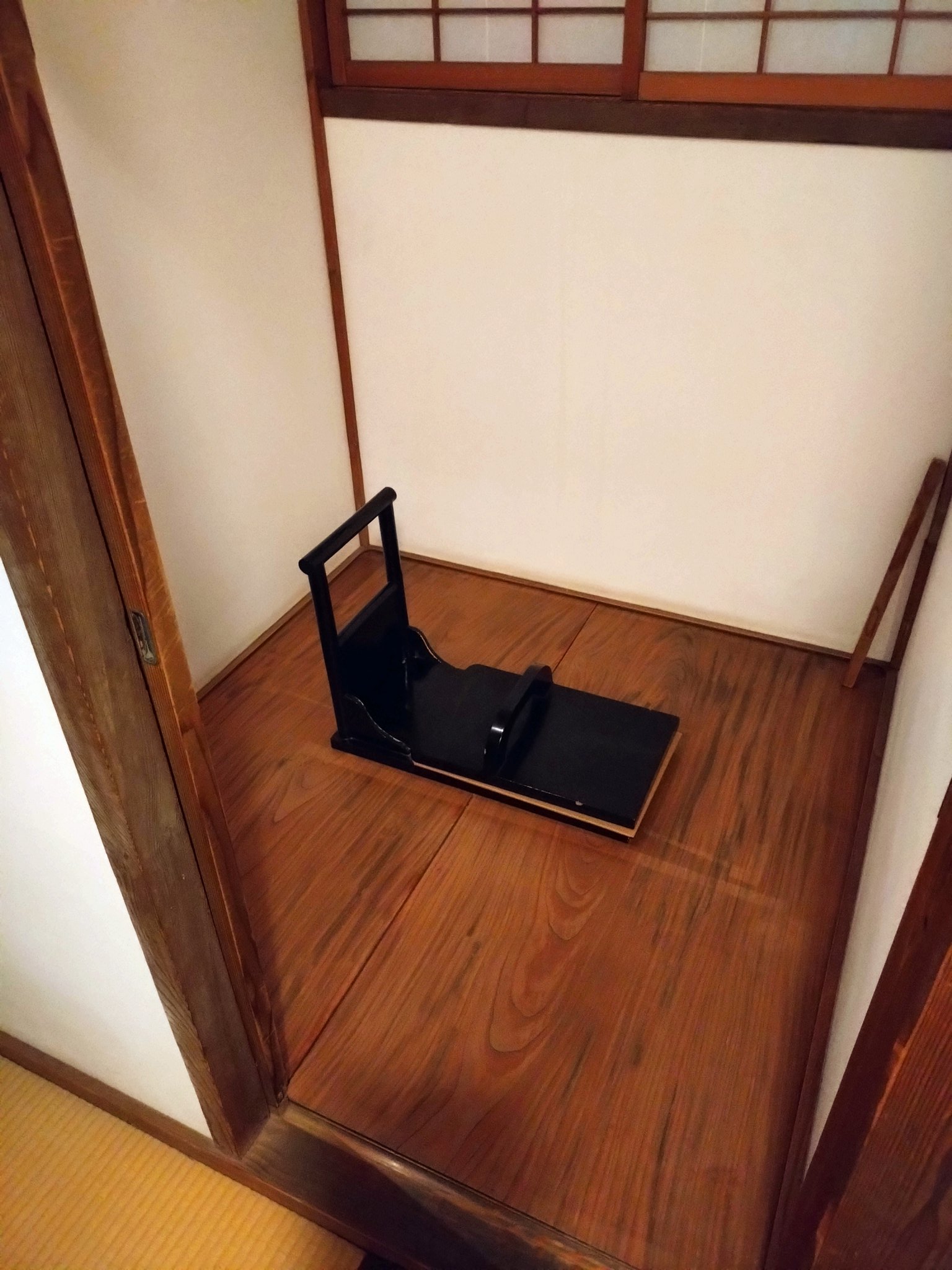 伊藤博文 - البحث / X