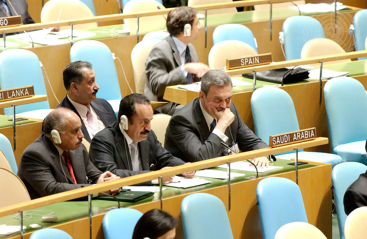 THEWATCHTOWERS's tweet image. 🚨 SHOCKING: UN postpones global carbon tax vote amid US outrage! Saudi Arabia tables 1-year delay on Oct 17. Climate warriors fuming—victory for oil giants? 

🌍 Who's winning the planet fight?

thewatchtowers.org/un-body-votes-…
#ClimateCrisis #CarbonTax #UNFail