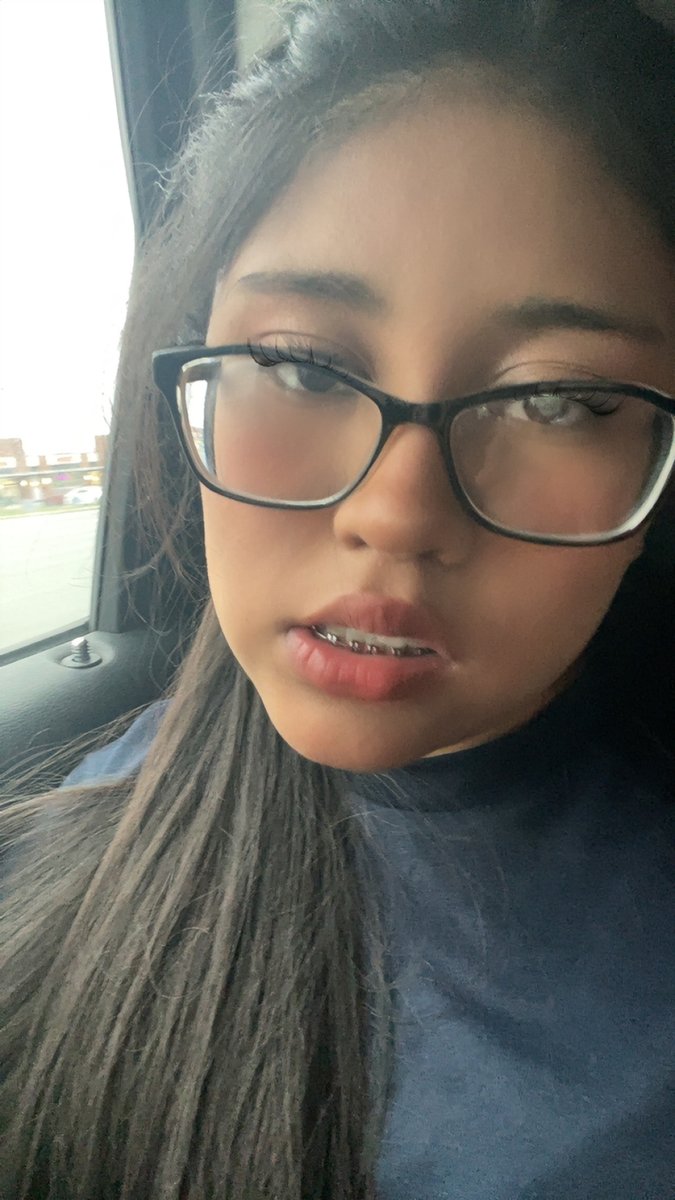 on my way home from my showchoir performance hehe oomf asked me to post😛😛

#LEOZSelcaDay