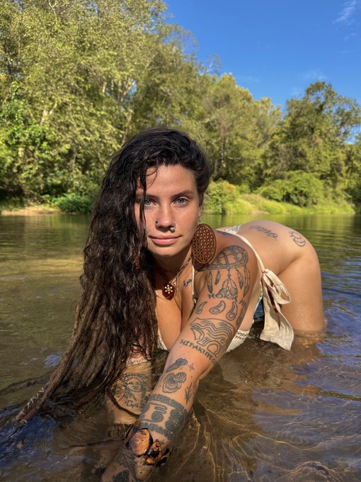 swamp siren ✨🤎🧜🏼&zwj;♀️ https://t.co/XP6LasPaZ1