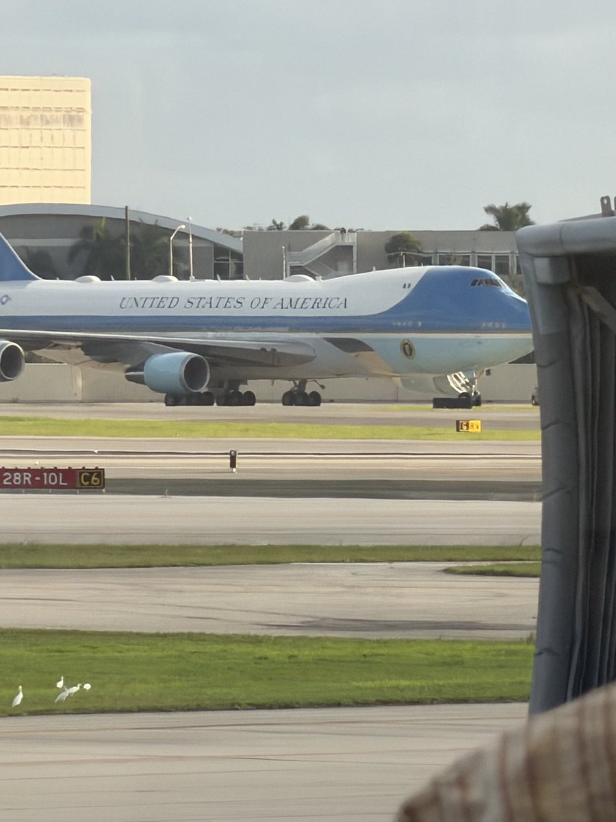 Nothing like getting delayed to let .<a href="/realDonaldTrump/">Donald J. Trump</a> take off.  🫡🇺🇸