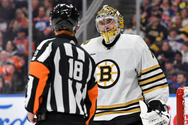 ScoutingTheRefs's tweet photo. Refs Tom Chmielewski #18 and Brandon Schrader #34 work Bruins vs. Mammoth with James Tobias #61 and Ben O'Quinn #91 
https://t.co/Qkz2ZBayBL 
#NHLBruins #TusksUp #BOSvsUTA  #NHL https://t.co/4GlTonJaqx