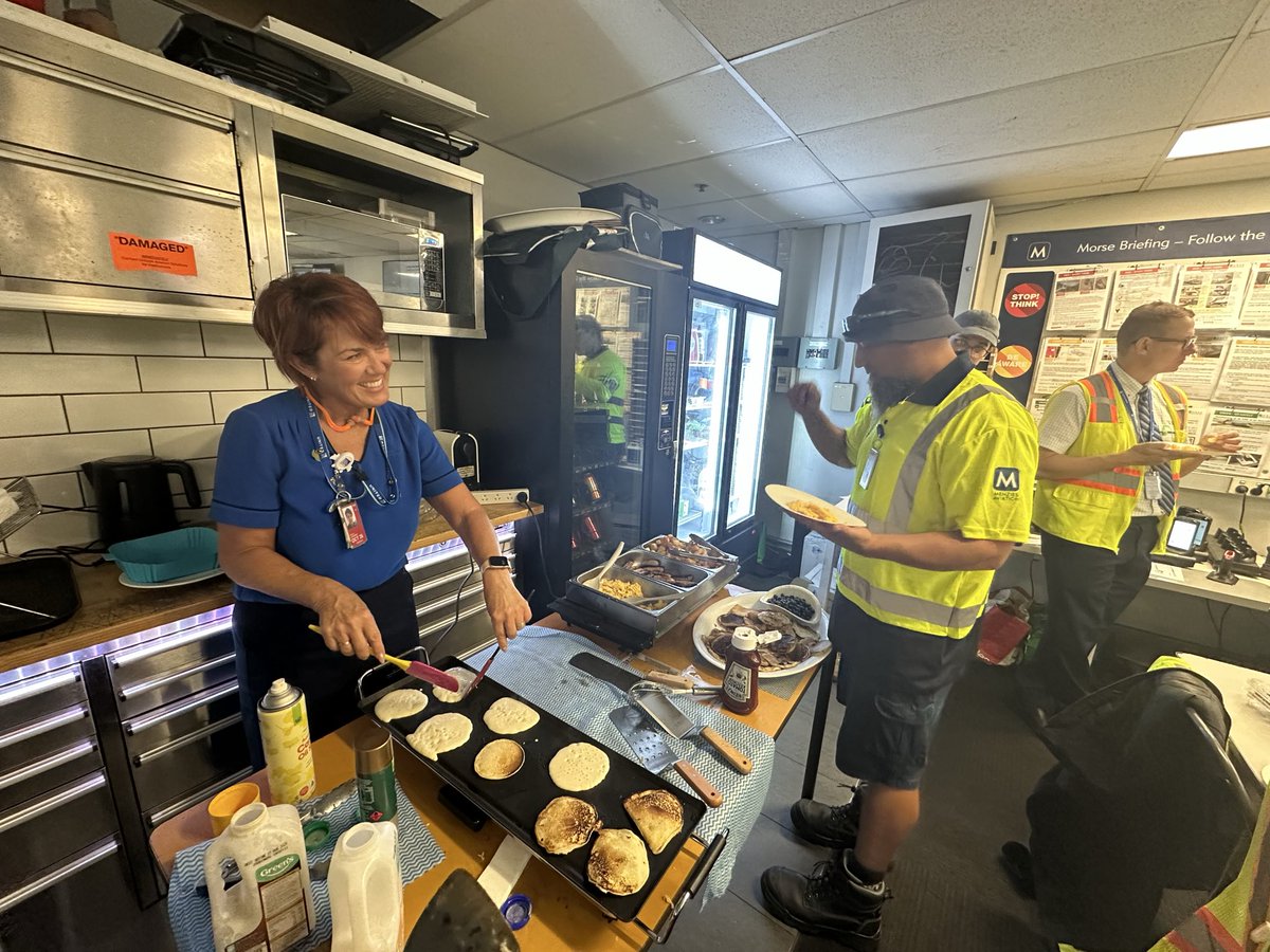 BaldeviaEilis's tweet image. Our #TeamBNE celebrating @AusAirports Safety Week with a Safety Pancake Breakfast, week 2 Safety Stand Down briefing, Word Search challenge and Recognition. Thank you for your daily commitment to safety! 
#nosmallrolesinsafety #beingunited #SafetyFirst