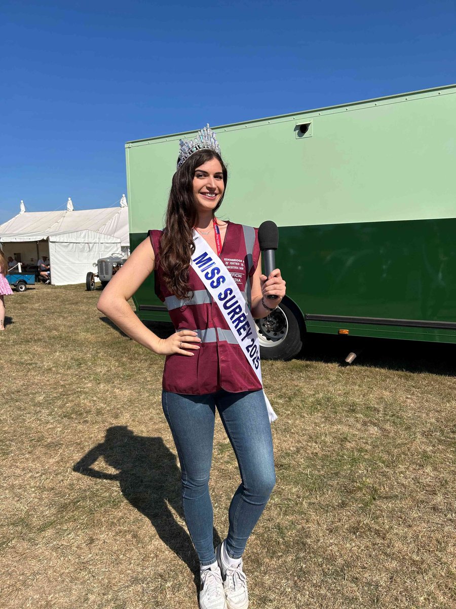 On today's Sunday Colour Supplement Radio Redhill's Odette Summers tells us about competing in Miss Great Britain and the Radio Redhill Gardener gives us her October gardening report.   Join Nigel Gray from 2pm, with a repeat broadcast at 10pm. radioredhill.uk/scs/