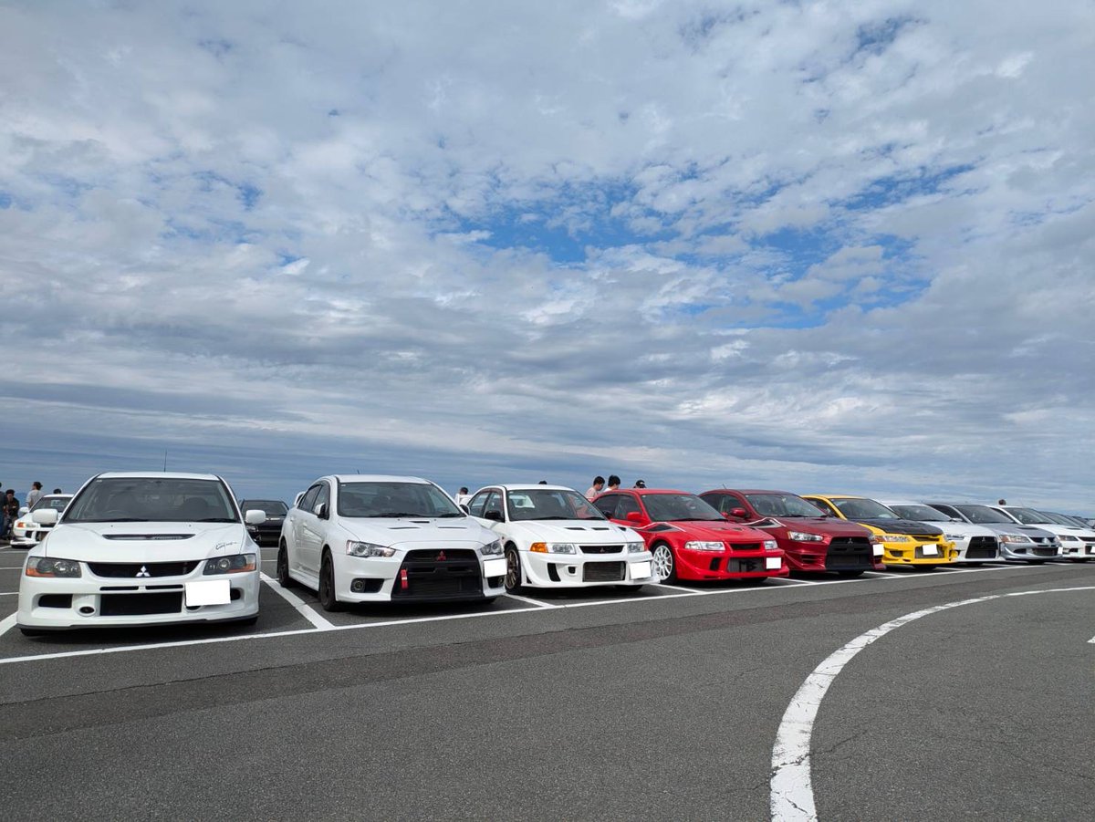 昨日 朝熊山頂展望台にて ランサーエボリューションの カー