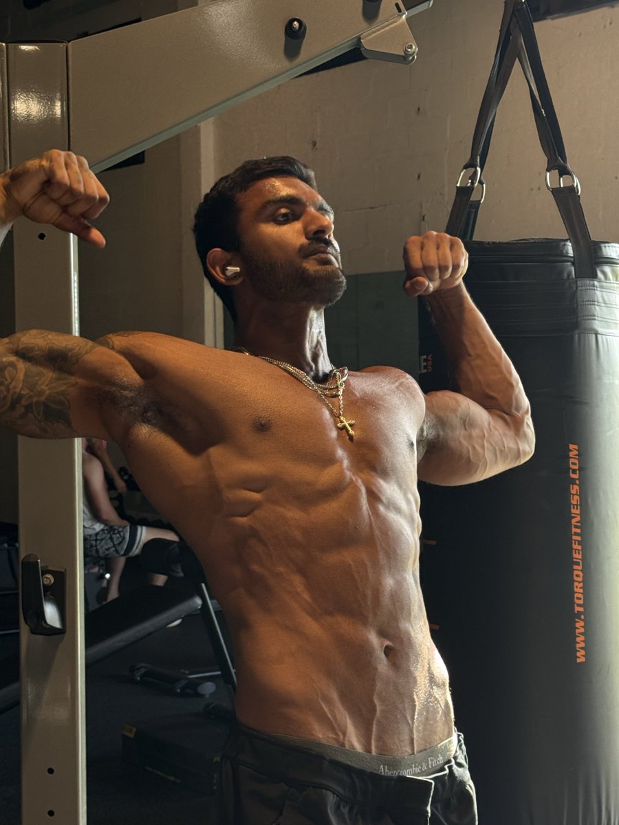 SagarKong's tweet photo. real.

6’5 194lbs https://t.co/a3Drw4bYwe