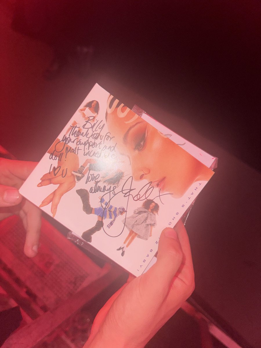 olly ⋆｡°✩ ISO x1 BILLIE PREMIERE TICKET tweet media