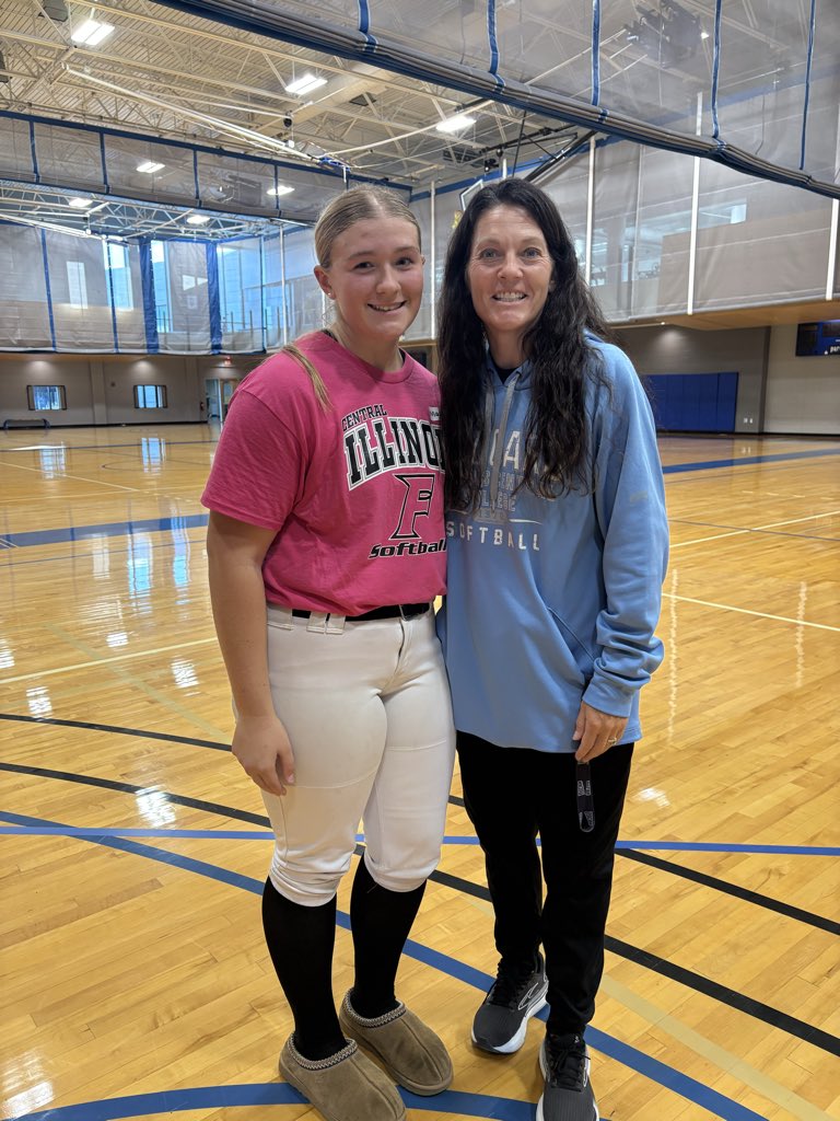 MadisonHigh34's tweet image. What a great day it was! Spent my day with ICC softball and had a great time playing and working on my game. Thanks to all the coaches and players who ran the camp, Go Cougars🐾🥎@HDoty16