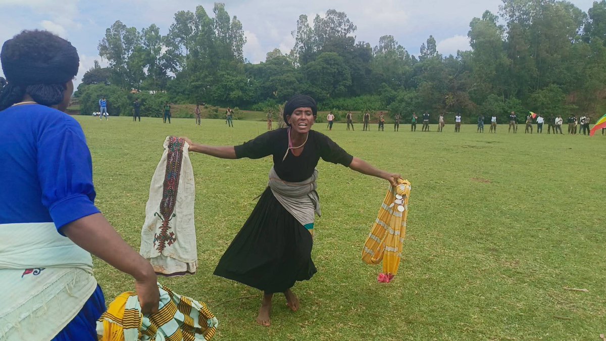 RasDamte's tweet image. 8 years of horror &amp;amp; terror, anguish &amp;amp; pain, loss &amp;amp; heartbreak distilled in one moment: the Amhara mother's cry to her people and Lord. በህግ አምላክ! የፍትህ ያለህ! የሰው ያለህ! ልጄን

The barbaric Opdoኦነግሸኔ and its brand of genocidal fascism is an enemy to humanity.