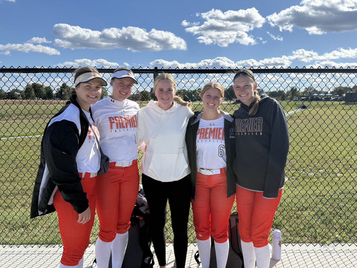 Great to see some PF Alums today. It was wonderful having them join us in the dugout! Thanks for coming <a href="/avapeterson_11/">Ava Peterson</a> &amp; <a href="/NoraJohnson09/">Nora Johnson</a>.