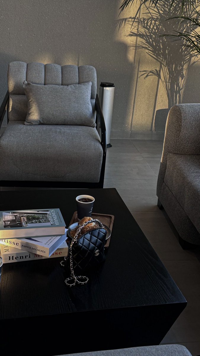 🤳🌃💯👩🏻‍❤️‍💋‍👩🏻