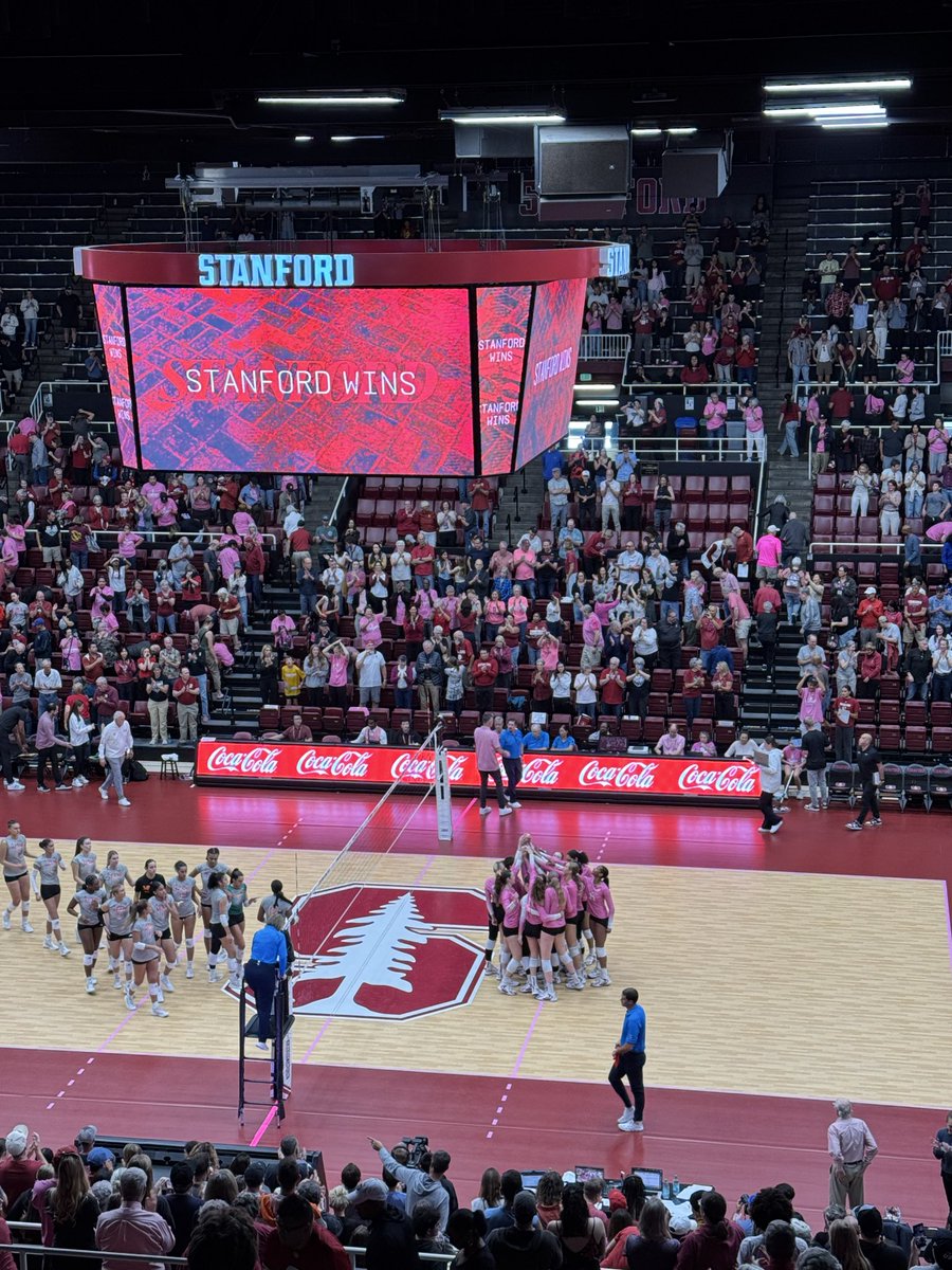slamdunk406's tweet image. No. 5 Stanford defeats No. 14 Miami 3-1 (25-23, 25-27, 26-24, 25-16). Elia Rubin (17 kills &amp;amp; 9 digs) &amp;amp; Julia Blyashov (15 kills) led the way for the Cardinal. Strong win. 

#Stanford #Miami #ACCWVB