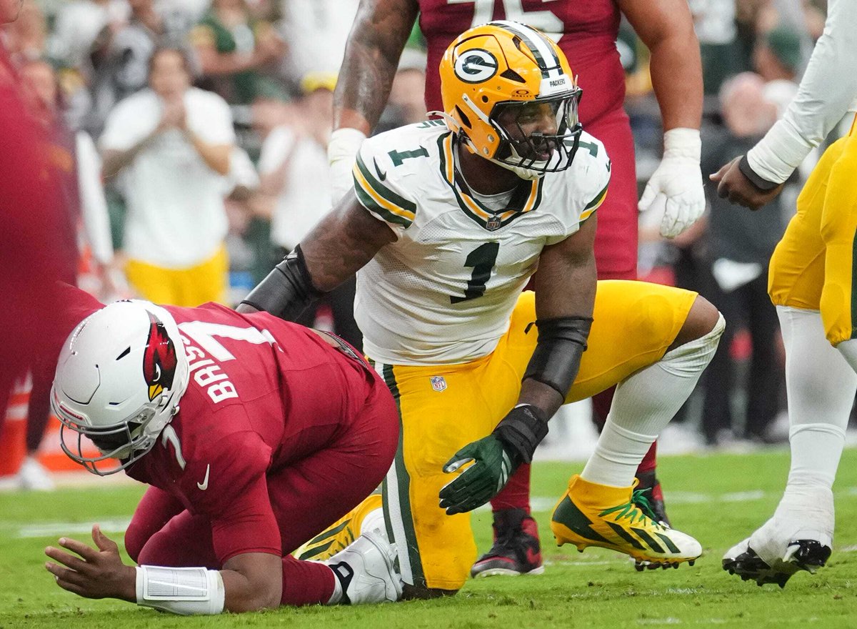 Micah Parsons now has 3 sacks today.

No Packers player had that many or more in a single game last season.