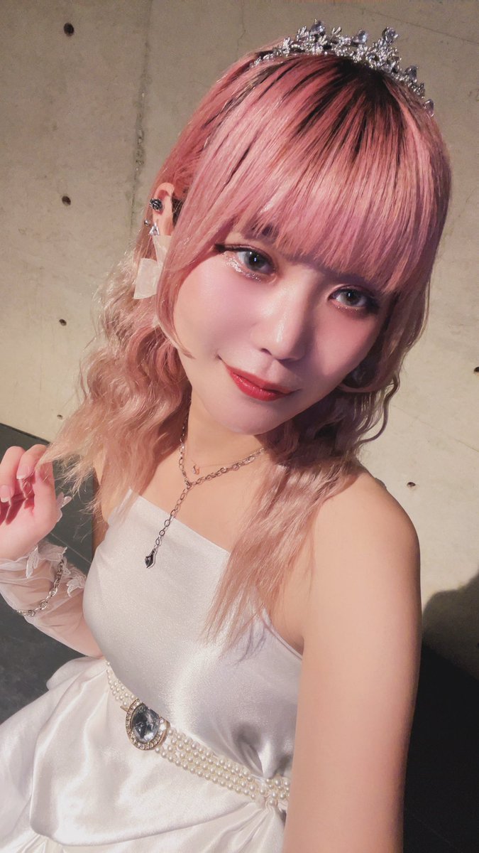 昨日は優然世界ONEMAN LIVE
来場で、配信で観てくださった
おひとりおひとりへお時間いただき
本当にありがとうございました。🌼･:*+.

また想いは改めて書きます☺️📝

取り急ぎ、昨日のチェキ販売中📸❣️
anokorizumu.official.ec

11月のライブチケットも出てます🎫
premier.twitcasting.tv/yurina_yy52/sh…