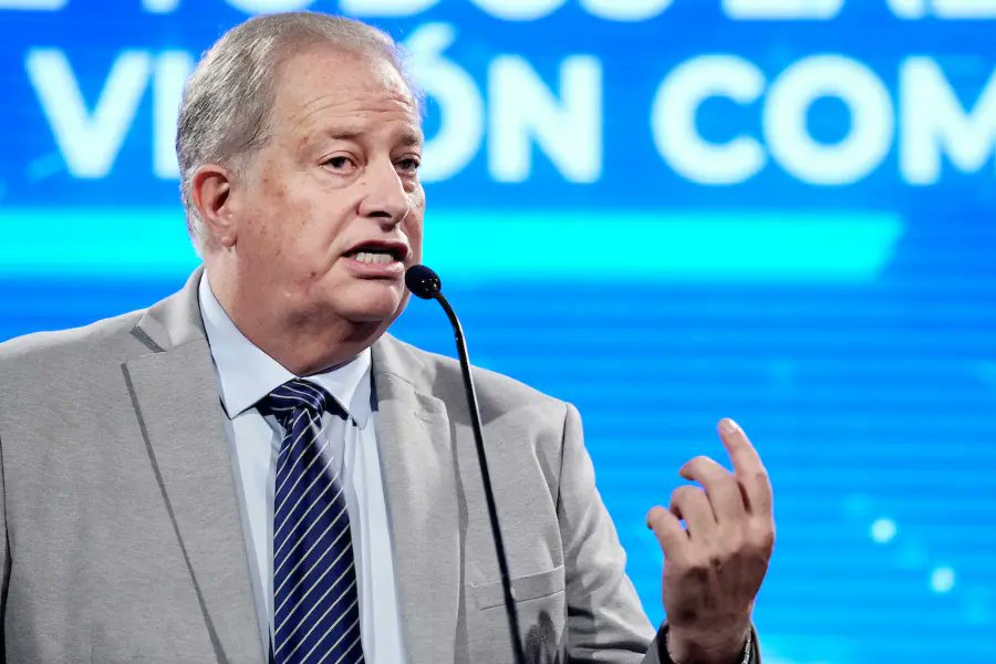 EPreve's tweet image. 🔴 AHORA

✔️La Fiscalía citó para mañana al mediodía al intendente blanco de Tacuarembó, Wilson Ezquerra, por posible delitos de conjunción del interés público y privado, uso de información privilegiada y tráfico de influencias.

✔️El intendente enfrenta una causa por vender un…