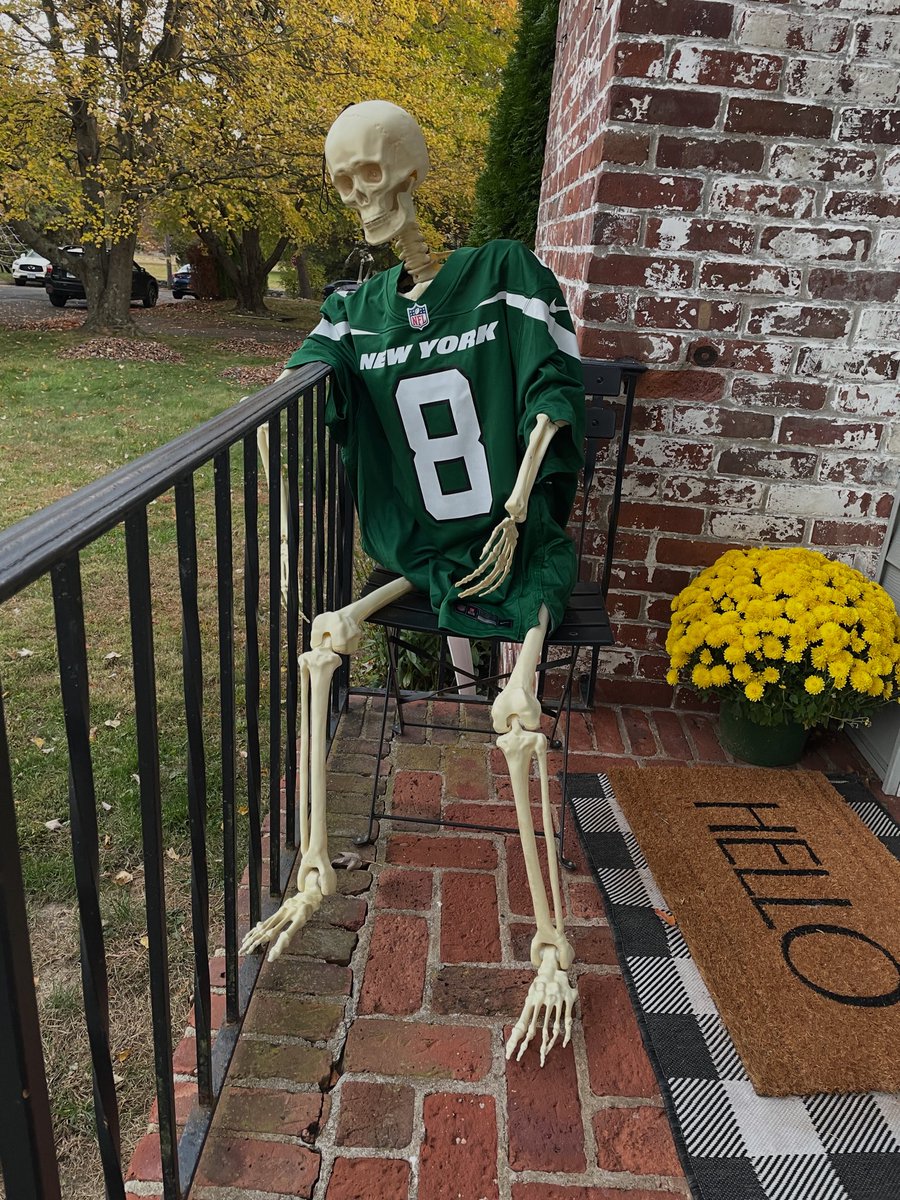 Live look at every <a href="/nyjets/">New York Jets</a> fan looking for hope this season