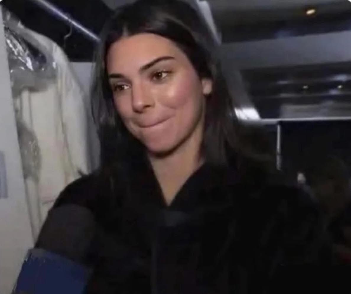 lo que faltaba: ahora te quieren convencer de que el ogro hediondo ese es de alguna manera más lindo que justin bieber