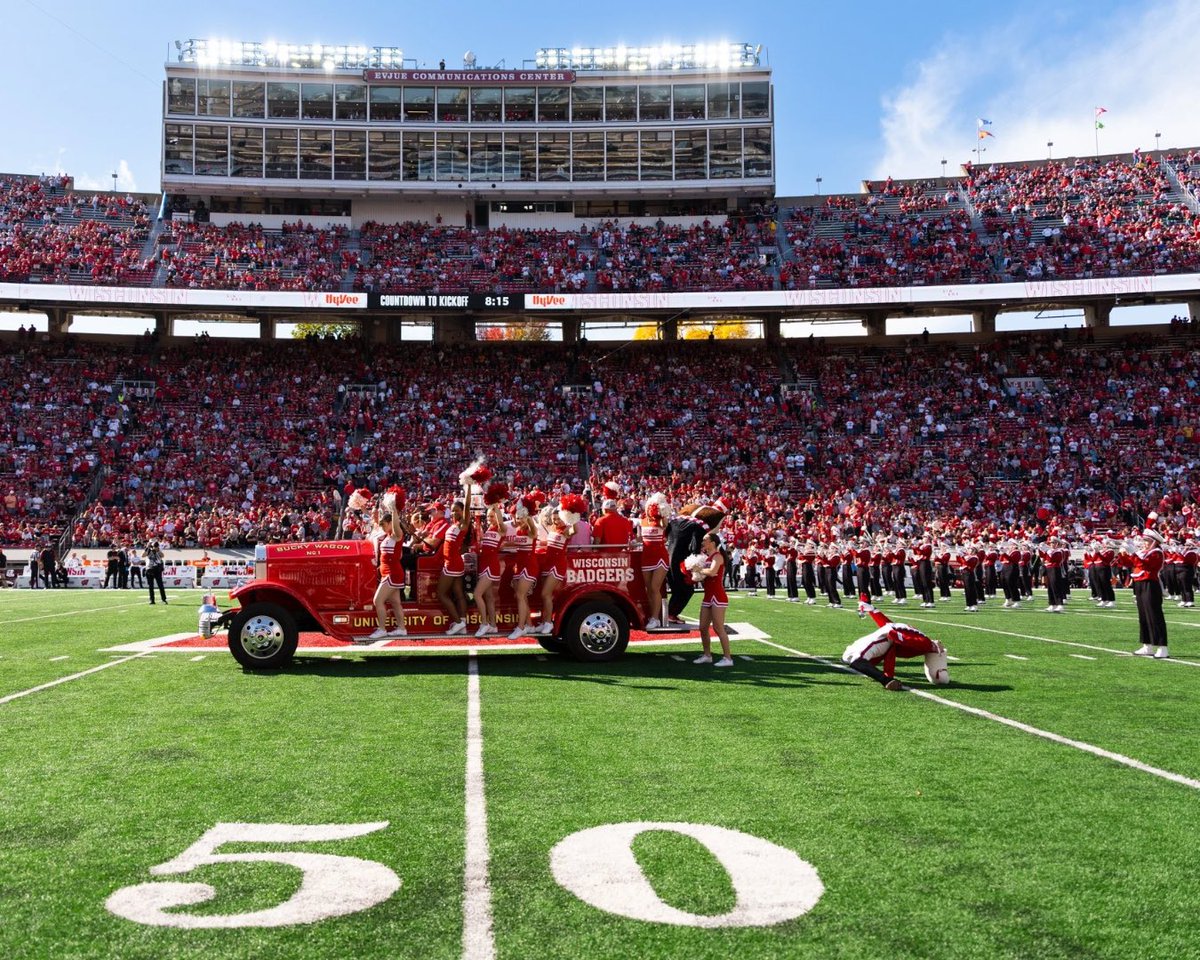 Scenes from an I̶t̶a̶l̶i̶a̶n̶ ̶r̶e̶s̶t̶a̶u̶r̶a̶n̶t̶ Football Game

Brought Billy Joel to Camp Randall on Saturday! 🎹

📸: Jack Pantaleo - <a href="/jacksnapsband/">Jack Pantaleo</a>
#EatARock #OnWisconsin