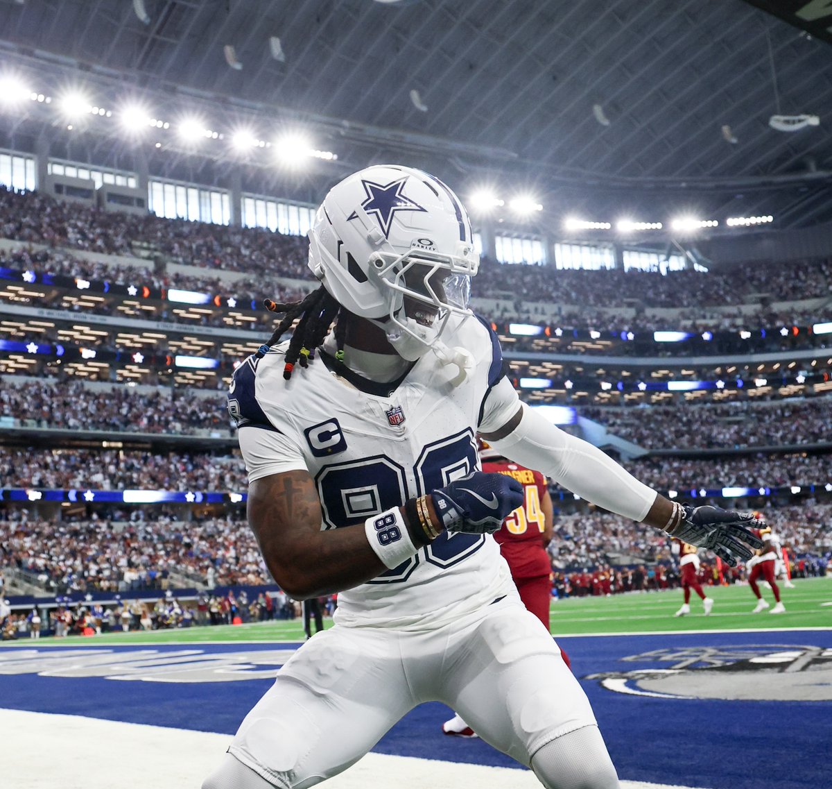 UnderdogNFL's tweet image. CeeDee Lamb&apos;s full games played this season:

Week 1: 7/110/0
Week 2: 9/112/0
Week 7: 5/110/1