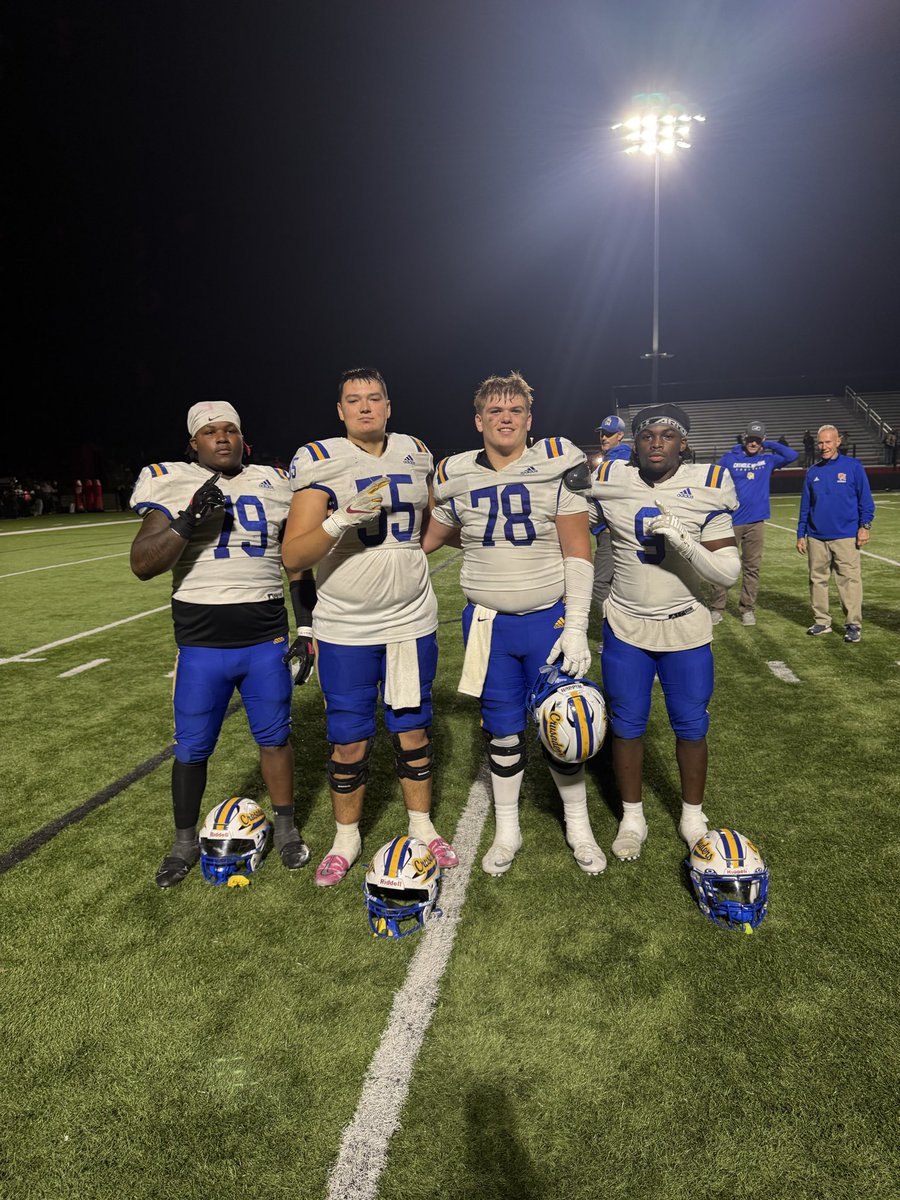 Thank you #Crusader seniors for taking Carter under your wings as an incoming sophomore transfer.  You guys have helped grow his confidence and welcomed him to the brotherhood.  Conference Champs!!!

<a href="/CarterFromstein/">Carter Fromstein</a> <a href="/aherrera5_5/">Aadon Herrera-freedy</a> <a href="/GTalla11/">Gabriel Talla</a> <a href="/neekorodgers99/">Neeko “THE TRUTH” Rodgers</a> #CatholicMemorial #CMH