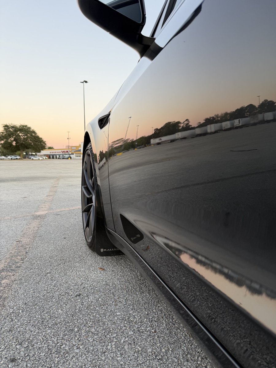 TXeslaGuy tweet media