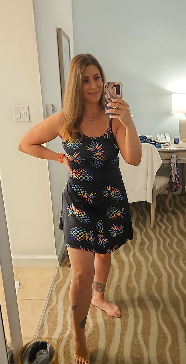 Samanthanolimit's tweet image. Headed to dinner.  🔄 for 🎁 until closed.  I&apos;ll be slow to send bc I&apos;m at dinner.  Likely close at about 100. And it&apos;s gonna be a good one. Not to be missed. How fast can you be???