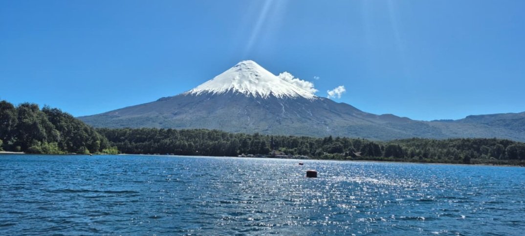Volcan Osorno desde el Lago Todos los Santos foto de hoy de Mauricio Sanchez  <a href="/_catalinacm/">CataDeLosCerros🏔</a> <a href="/aros_victoria/">Victoria Gómez Aros🌼🍁🌸🌹🦋🦋♥️💛🧡</a> <a href="/cfariasvega/">Cristian Farías</a> <a href="/clasalga/">Claudia Fabiola 🌹🇨🇱</a> <a href="/davidurra7/">David Urra 🛰 🌆🌅🌃 🌬🌧🌨</a> <a href="/RedGeoChile/">Red Geocientífica de Chile</a> <a href="/cristobalreus/">Cristóbal Reus Chêreau</a> <a href="/Sepulinares/">Alejandro Sepúlveda Jara</a> <a href="/Gatablanca87/">gata blanca</a> <a href="/_Siempre_Es_Hoy/">Marce 👻🎶</a> <a href="/Jicristi/">Nacho_Cristi</a> <a href="/pamelahn/">Pamela Henríquez Neira</a> <a href="/TurkiAntof/">Turkita💚💜🌻🌅🌌🐾🎼🎶</a>