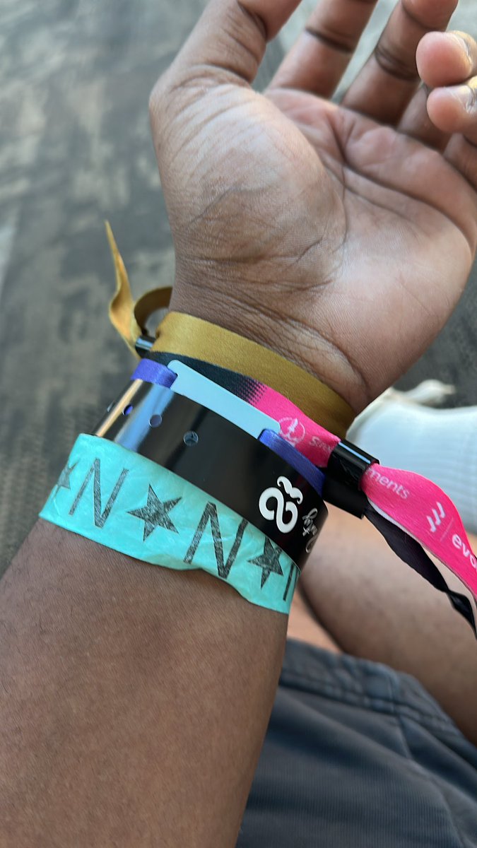 Only 3? What a loser