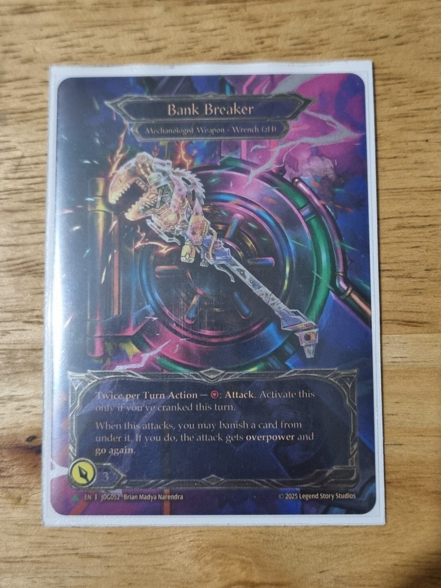 judgebroda's tweet image. 12 hours of judging to be rewarded handsomely!!
Might not be the best card, but fuck its pretty!! Now to build Bank Breaker Maxx 😍

#Fabtcg
#judge @fabtcg