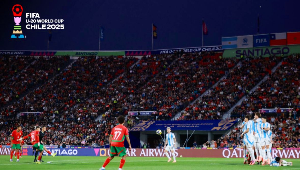 🇲🇦🇦🇷🤯 Dites vous quand meme qu'il Il y a 10 fois plus de supporters marocains au Chili (à 10.000 km), que de supporters argentins (littéralement à la frontière 😅)