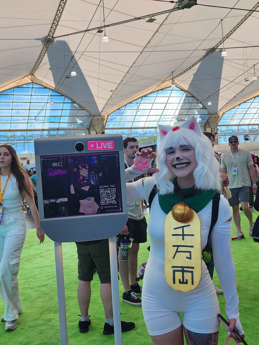 γ DEADMUZE γ π¦β°οΈ γ VTUBER γ (@deadmuze) on Twitter photo I had the most incredible time at Twitch Con today! It was only an hour but it was an hour I'll treasure forever! I met some familiar faces and some new ones! 
Thank you sooo much to VTRC, my wonderful handler Pandora, and <a href="/KoizumiKaitoVT/">Koizumi Kaito</a> <a href="/JohnLovesAnime/">JohnLovesAnime</a> I had the most incredible time at Twitch Con today! It was only an hour but it was an hour I'll treasure forever! I met some familiar faces and some new ones! 
Thank you sooo much to VTRC, my wonderful handler Pandora, and <a href="/KoizumiKaitoVT/">Koizumi Kaito</a> <a href="/JohnLovesAnime/">JohnLovesAnime</a>