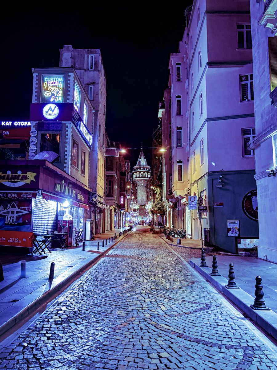 Son bir aneliz✍️: En güzel yol olarak paylaşılan neredeyse bütün fotoğraflarda bir arabasızlık özlemi var.