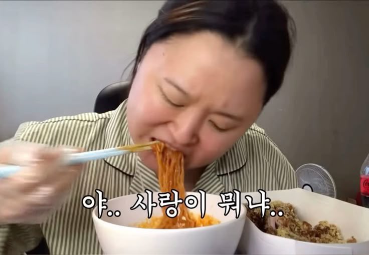 heunghacnayo's tweet image. 친구 손절하는 이유 남자밖에없음
1.친구가 남미새라
2.친구 남친 맘에 안들어서
3.친구 남친 쓰레긴데 안헤어져서
4.남친 만난다고 약속 안나와서
5.하는말이 남친얘기밖에없어서
6.싸울때만 단톡방 찾아서
7.그런다고 헤어지지도않아서
8.내 조언 듣지도않아서