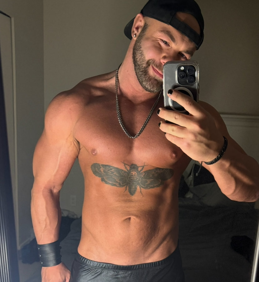 You think you could handle the real thing?

onlyfans.com/sweet_glutes
#fitmen #hotmen #sexyguys #muscles