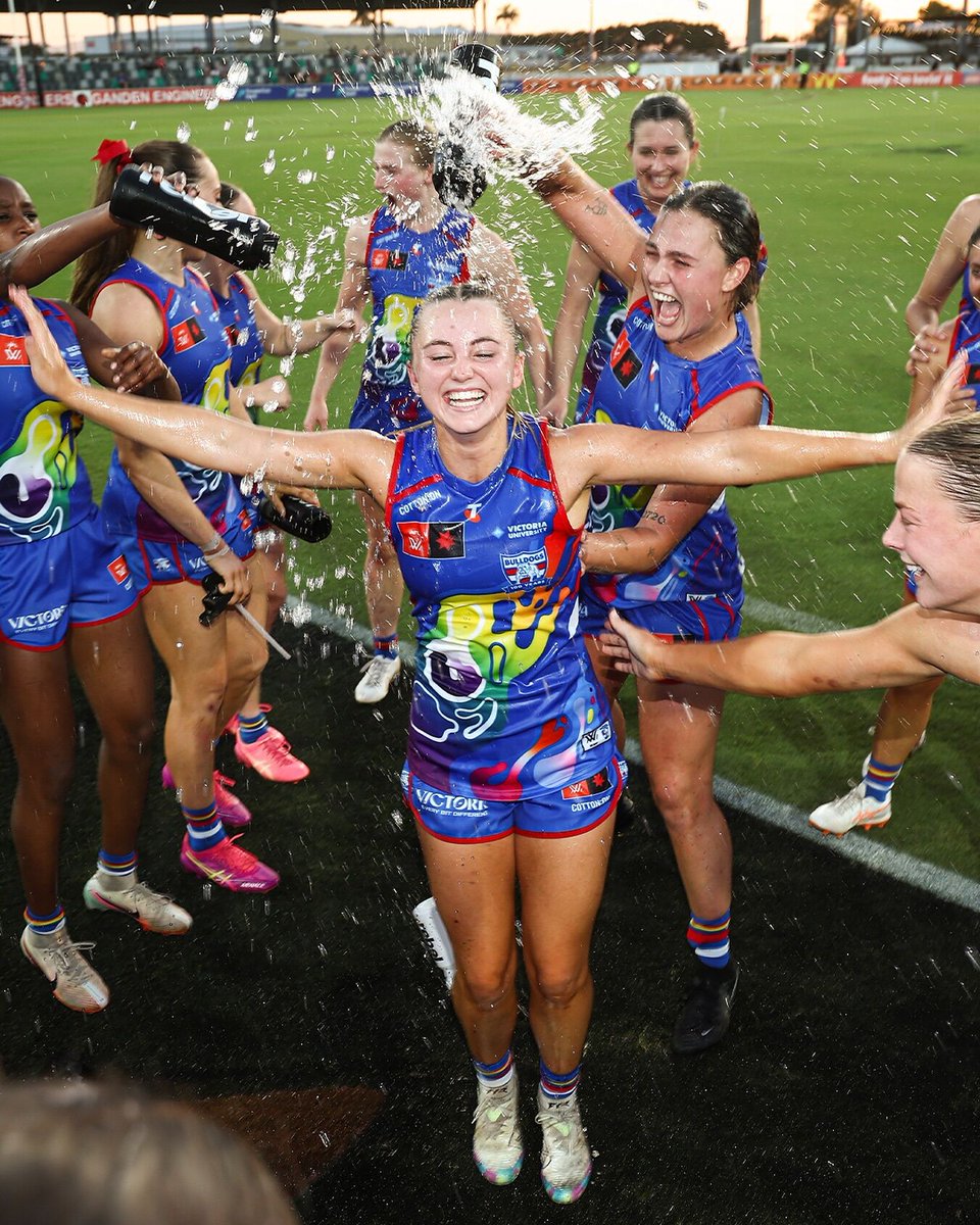 Big dub for the Bulldogs W over the Suns last night 🐶🤩🥰

#bulldogsfriendly #business #meetup 🐶 Tues mornings at Whitten Oval - with DIFY Social's Steven G Hubbard