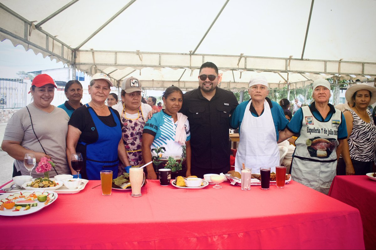 En la parroquia 📍7 de Julio, del cantón #Shushufindi, conmemoramos a las mujeres rurales: verdaderas protagonistas del desarrollo de nuestras comunidades. 🌾

Además, disfrutamos de la feria gastronómica, donde compartimos los sabores auténticos de nuestra tierra. 🍛

¡Seguimos