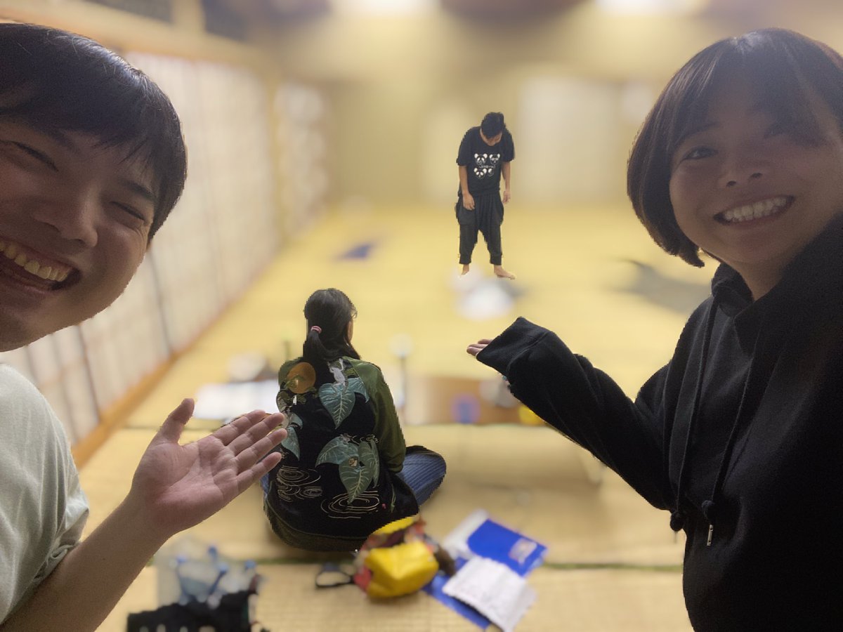 さむ！！！！
寒すぎるんですが！！！
昨日まで半袖でもいけなくないくらいだったのに😭

昨日も #アパート103 の稽古だったんですが、見てください
僕まだ半袖なんすわ🤣

#半熟煮玉子