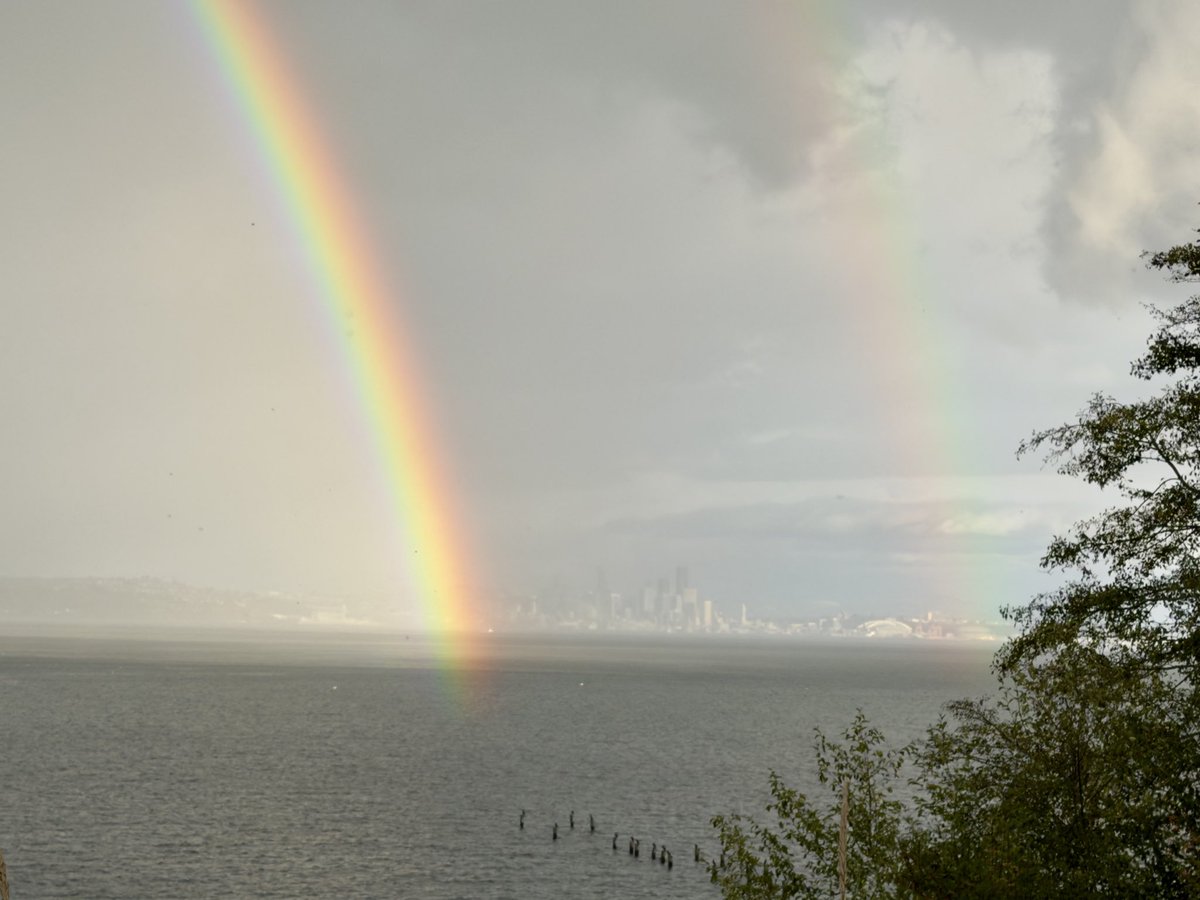 halbringman's tweet image. What a good omen for Seattle @Mariners !!! Double rainbow eminating from @TMobilePark over the entire Puget Sound!!! 

#SeizeTheMoment @espn @KSeattleWeather