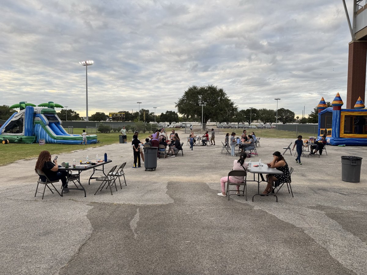 We had a great time at our Elementary School tailgate before the Taylor game Friday night!