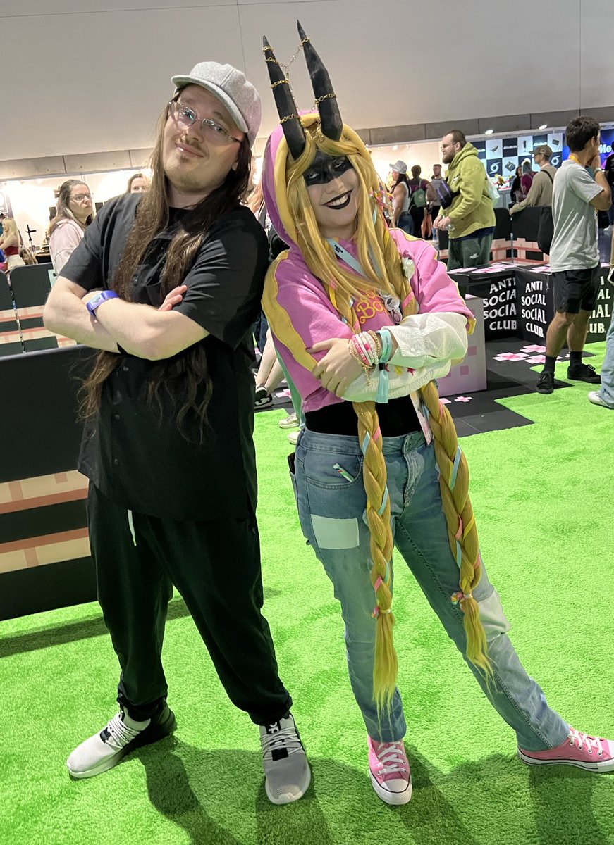 BadBoyHalo's tweet photo. I met BarbieBoyHalo today.  I couldn’t find BadBoyHalo anywhere https://t.co/Fe2AxJeXa9