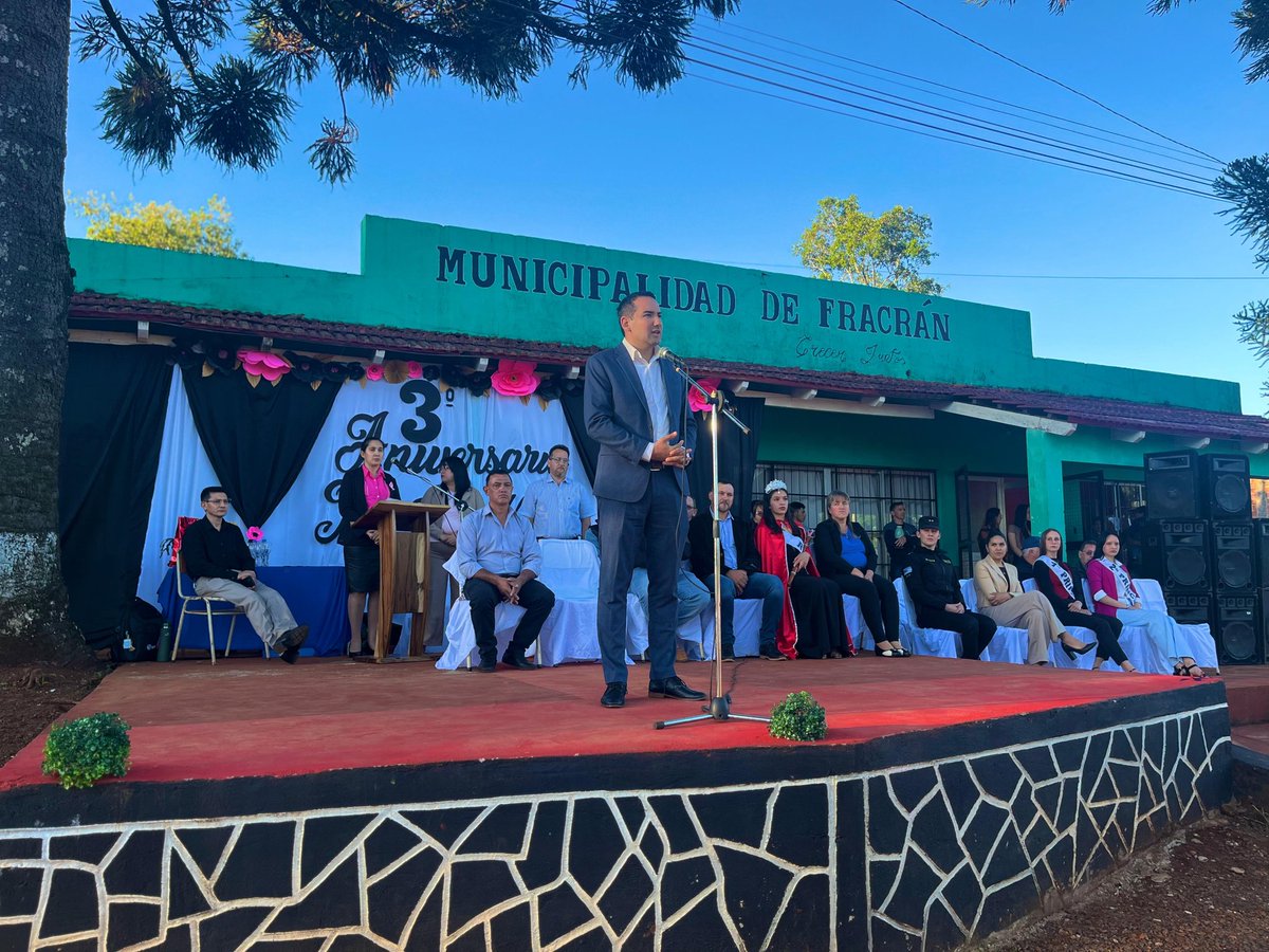 Hoy tuve el honor de acompañar el 3° aniversario de Fracrán 🎉
Un pueblo joven y trabajador 💪🏻. Estuve presente en representación del <a href="/gobmisiones/">Gobierno de Misiones</a> y de nuestro gobernador <a href="/passalacquaok/">Hugo Passalacqua</a> , reafirmando nuestro compromiso 💚
Viva Fracrán, viva Misiones🔴🔵⚪️