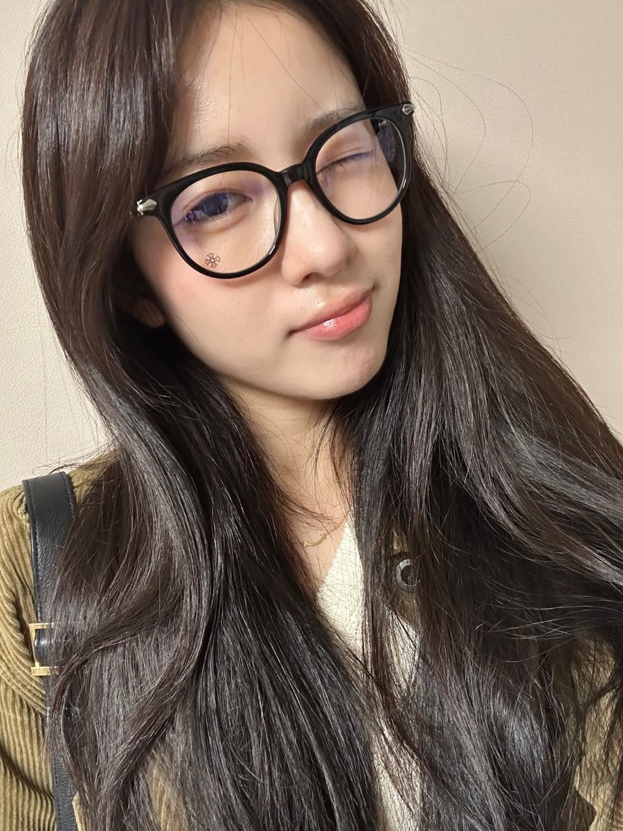 안경콤 발현