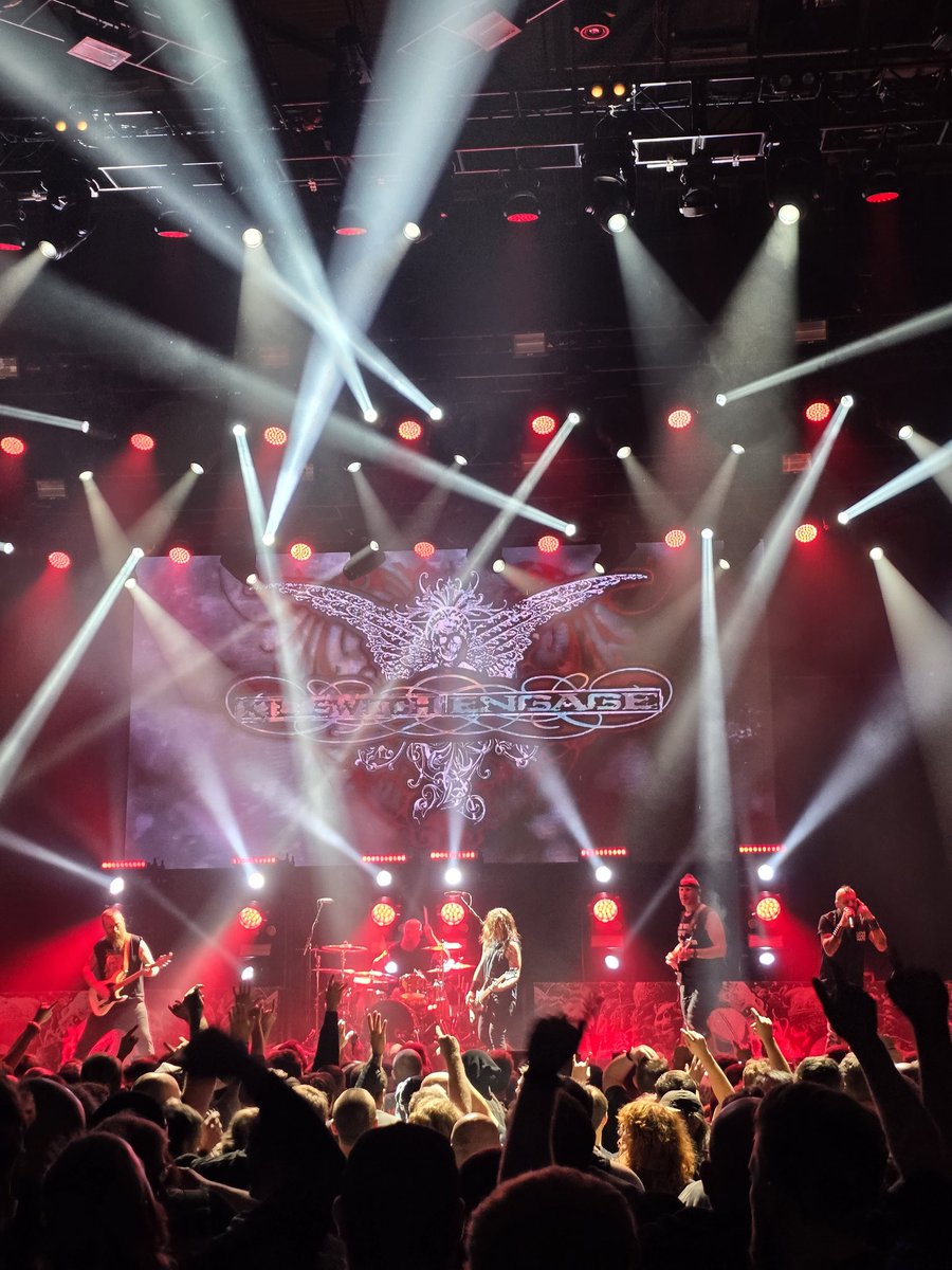 BrotherUtero's tweet image. From seeing New Found Glory in London last night to seeing Killswitch Engage and Hatebreed earlier tonight in Belfast. Loved every moment. Shoutout to Killswitch paying homage to CM Punk during &apos;This Fire&apos;. #KillswitchEngage #Hatebreed #Belfast