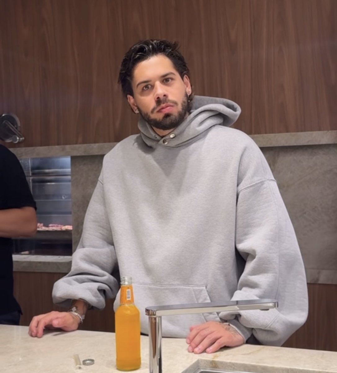 oque esse homem tá gostoso hoje, é sacanagem