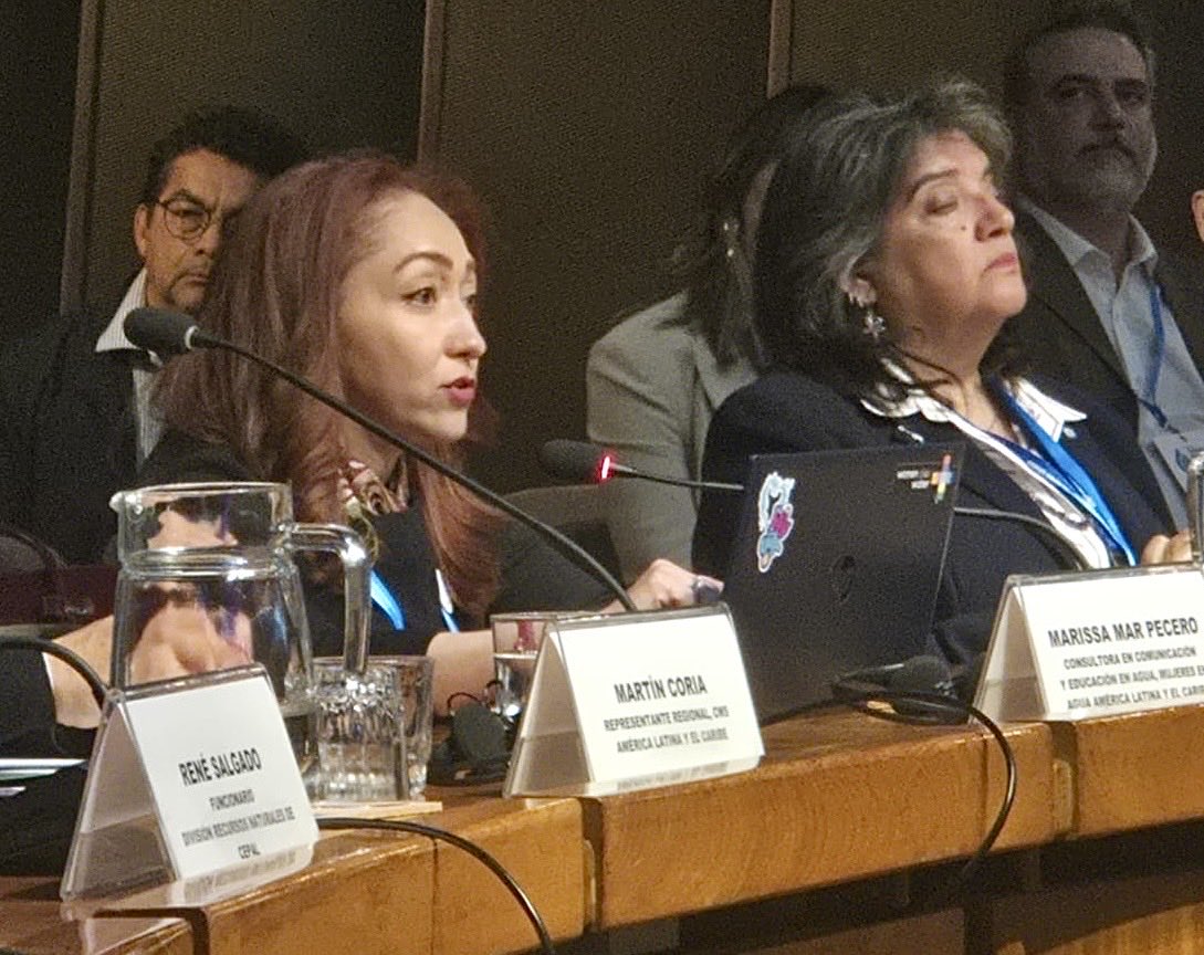 Marissa_mar's tweet photo. Un poco tarde, pero aplaudiendo la extraordinaria convocatoria de @cepal_onu para la #SemanaRegionalDelAgua y la  5ta edición de los #DiálogosRegionalesDelAgua liderando la preparación regional para la #Conferencia @ONU_es #Agua. Especialmente por el lanzamiento del Panel de alto nivel sobre #inversiones en #agua resilientes al clima, con @AgendaCAF y @GWP_Sam como plataforma para acelerar proyectos y movilizar más de 20 mil millones de dólares hasta 2030.  
🙏Muy honrada de haber participado en las sesiones sobre habilitadores de #DerechoHumanoAlAgua #DHAS #tecnología #IA y #Valores #Culturales 
🌾 Especialmente contenta de ver que @FAOAmericas e @IICAnoticias lideraron los diálogos por la #agricultura en una agenda #transversal absolutamente necesaria. 

☝🏼https://t.co/jBGrsc5Lor 

+INFO 👉🏼https://t.co/jrTM9AmTAn